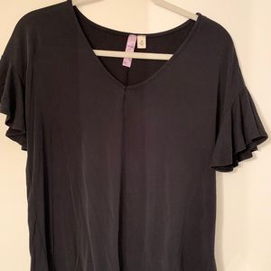 v neck blouse with flowy sleeves 🦚